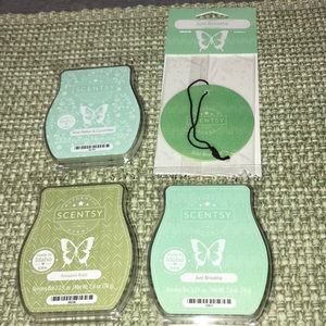 3 Scentsy wax bars and scent circle